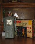 antique space toys wanted, buying vintage japanese antique robots and space cars, craigslist vintage space toys for sale,  1950's japan vintage space toys for sale, antique battery operated vintage japan tin cars