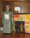 Free Appraisals ~ Space Toy Museum World's Largest Buyer Vintage Japanese Space Toys Paying 40%-70% More than Ebay, Antique Dealers and Auction Houses, Buying antique vintage japanese space toys, japanese tin cars, all battery operated tin toy made in Japan